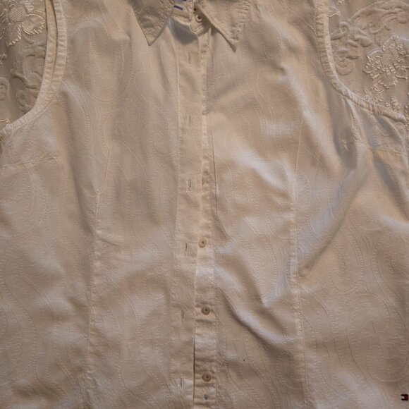 Tommy Hilfiger sleeveless button shirt - Picture 2 of 3